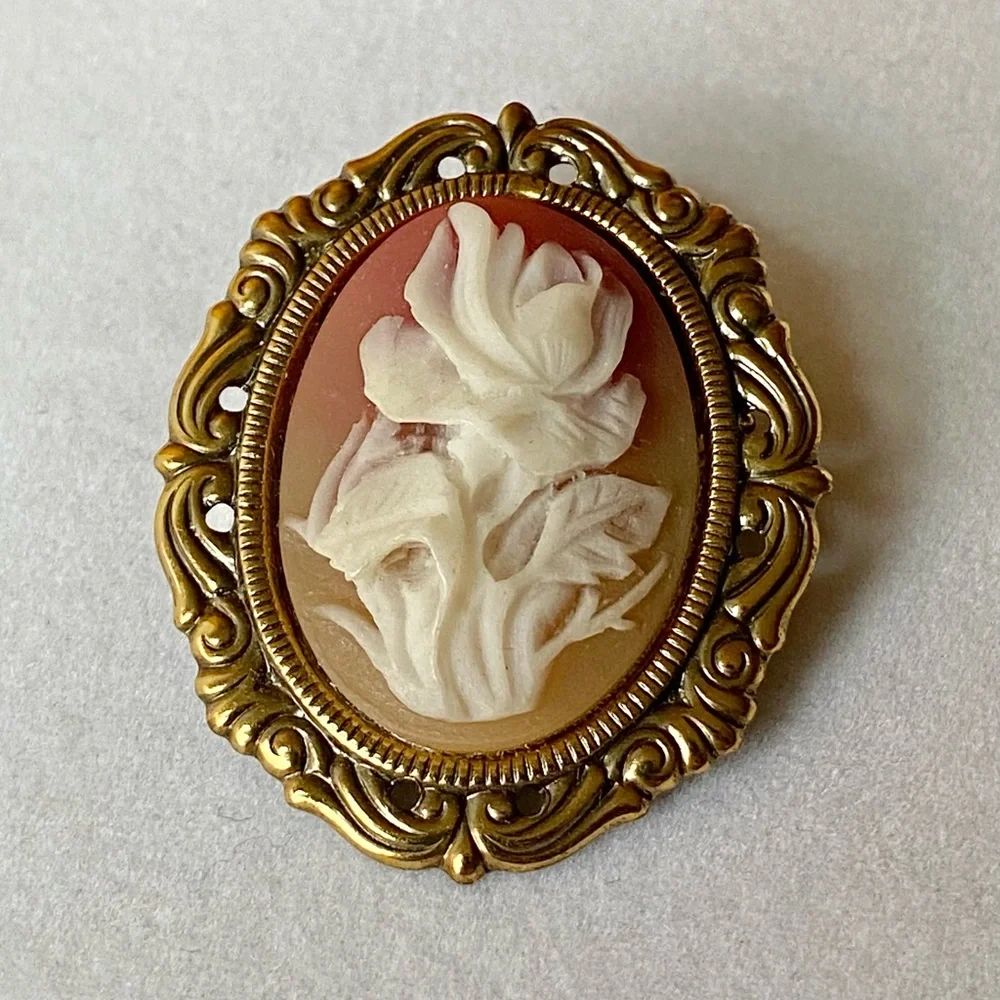 Vintage Rose Cameo
